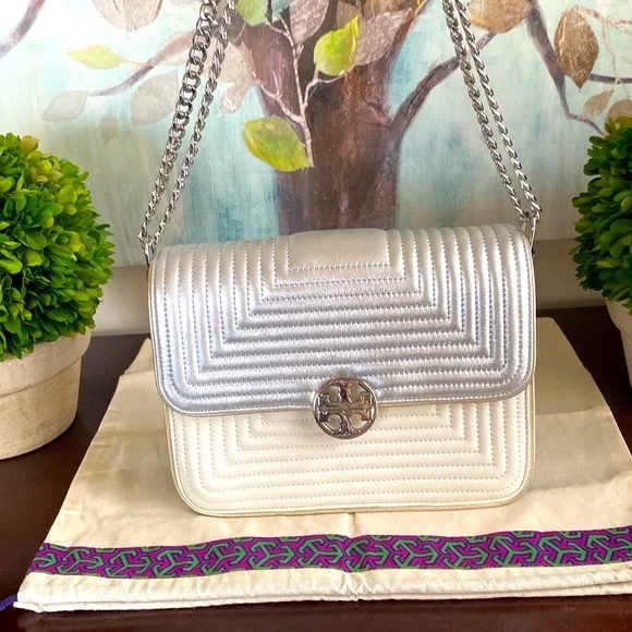 TORY BURCH "RARE" LUXURY TRAPUNTO DUET CHAIN CONVERTIBLE BAG 🩶🤍LIKE NEW🤍🩶 - Picture 11 of 17
